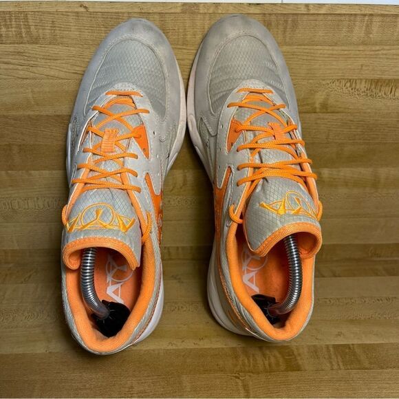 Saucony Aya Size US 10 Men\'s Running Shoes White/Grey Orange S70460-5
